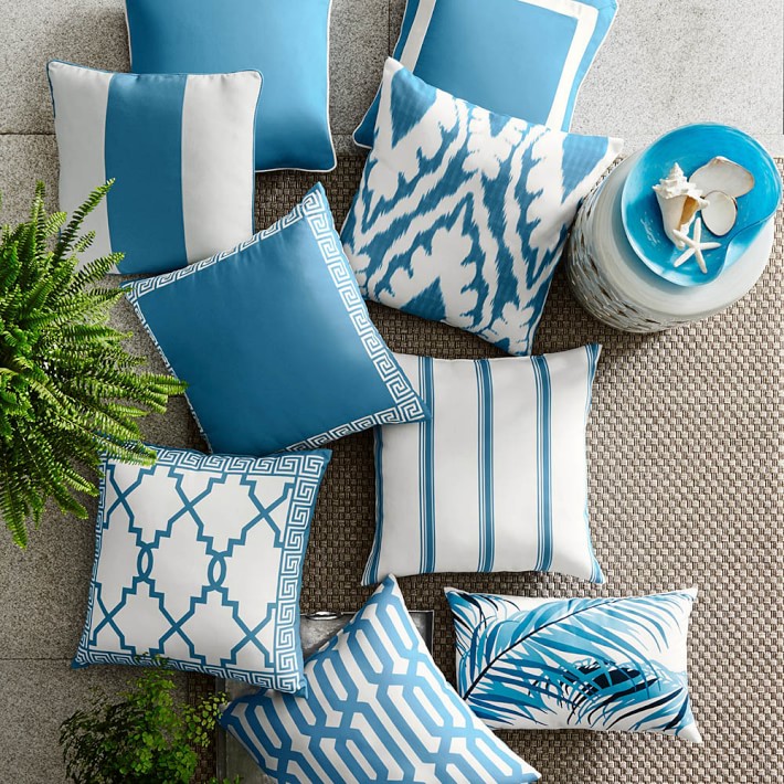 outdoor-printed-san-tropez-ikat-pillow-sky-blue-o